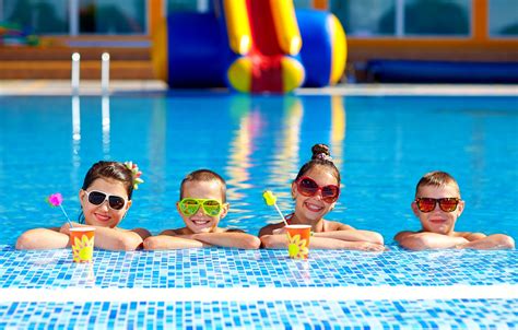 'en la piscina' Search .
